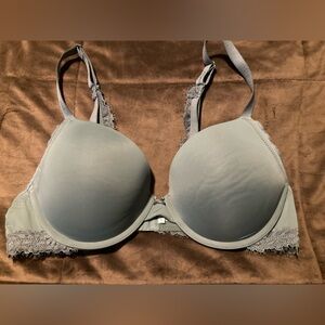 Aerie brand, size 38C, gorgeous green, comfortable and cute bra
